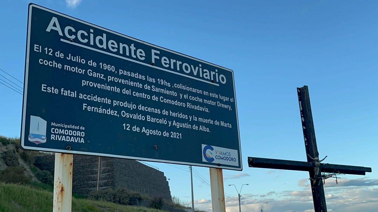 Cartelería con información del trágico accidente
